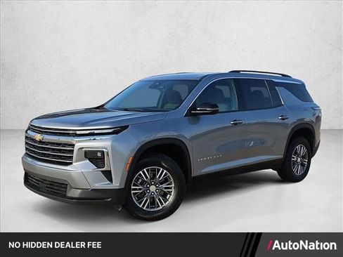 Used 2024 Chevrolet Traverse LT FWD image 1