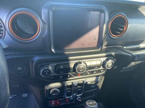 Used 2020 Jeep Gladiator Mojave image 13