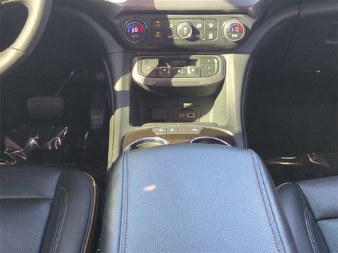 Used 2022 GMC Acadia AT4 w/ Technology Package image 21