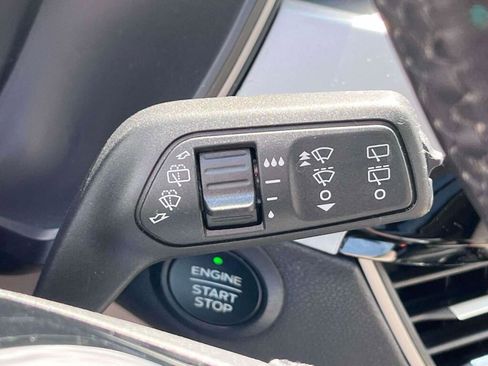Certified 2022 Ford Escape SEL AWD/4WD image 37