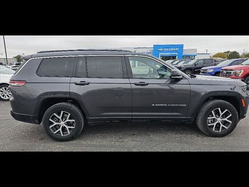 Used 2024 Jeep Grand Cherokee L Limited w/ Luxury Tech Group II image 2