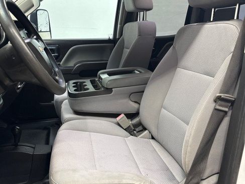 Used 2018 Chevrolet Silverado 3500 W/T AWD/4WD image 31