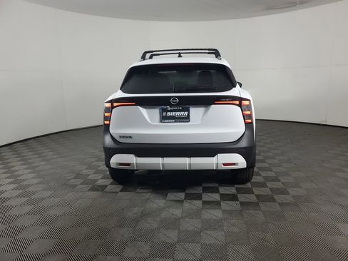 New 2026 Nissan Kicks SV w/ Cold Weather Package image 5