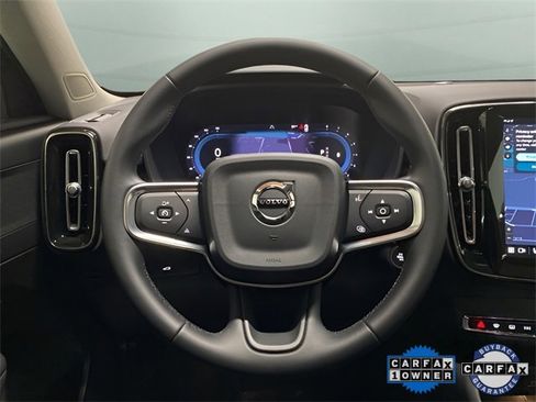 Used 2025 Volvo XC40 B5 Plus image 11
