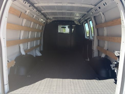 Used 2024 Chevrolet Express 2500 w/ Driver Convenience Package RWD image 21