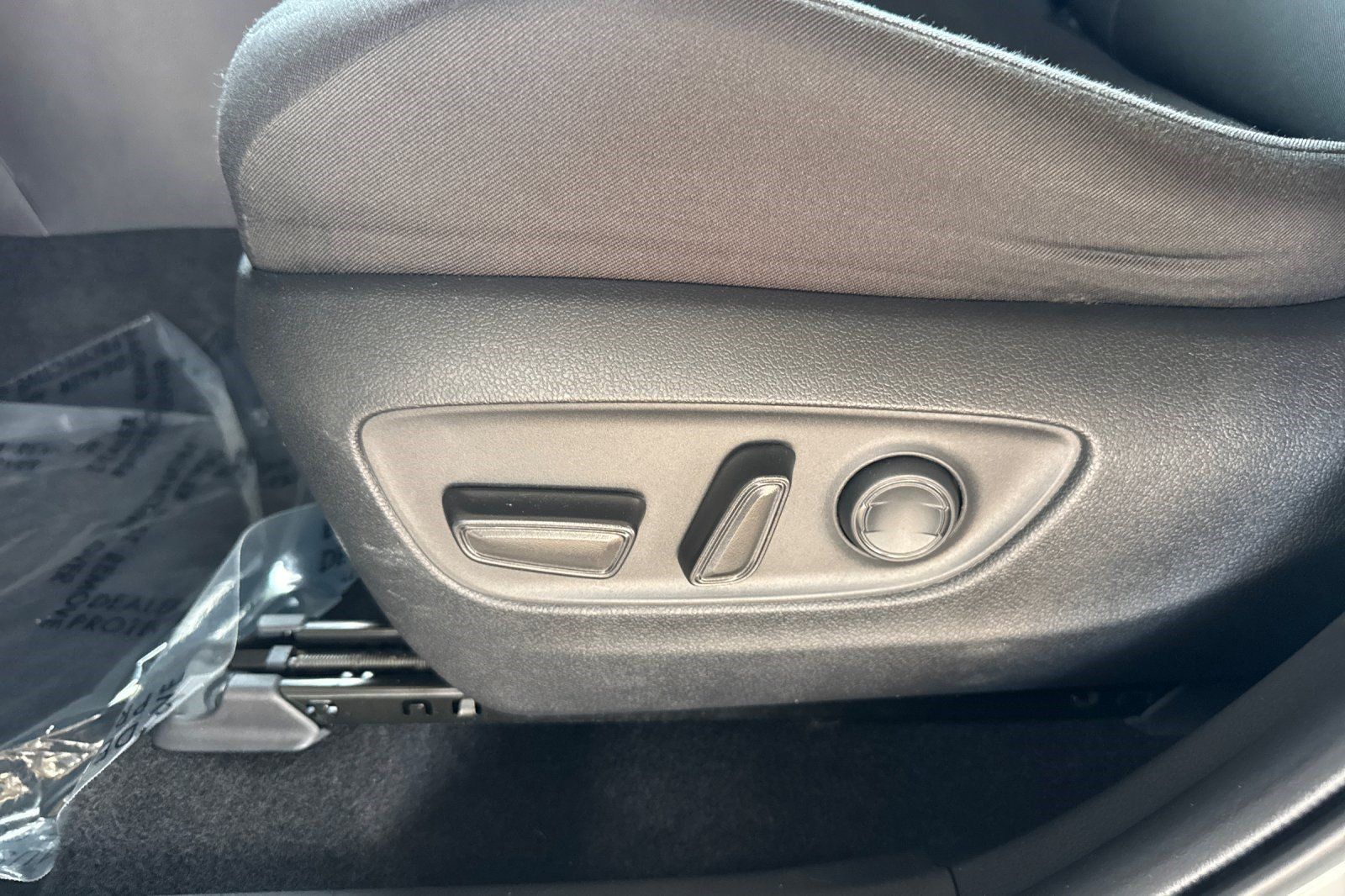 Used 2023 Toyota RAV4 XLE w/ Convenience Package FWD image 14