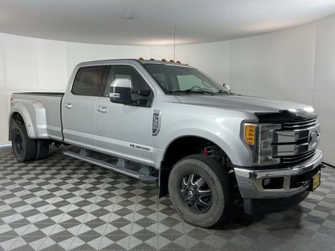 Used 2017 Ford F350 Lariat w/ Lariat Ultimate Package image 3