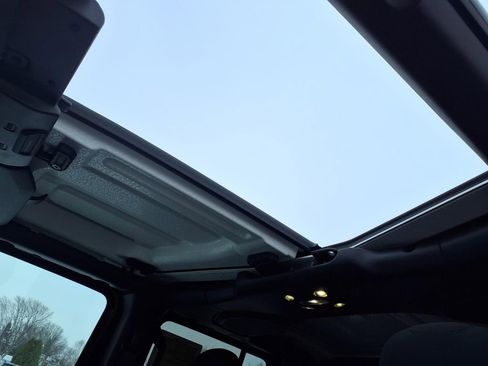 Used 2020 Jeep Gladiator Sport w/ Quick Order Package 23S image 5