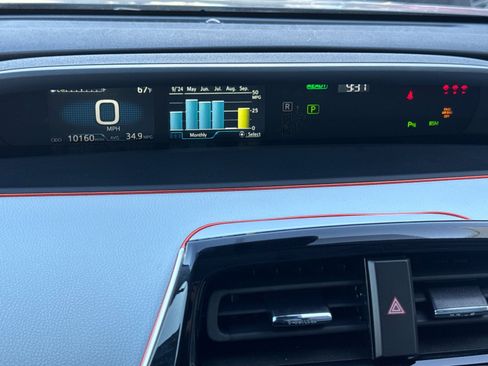 Used 2022 Toyota Prius LE image 24