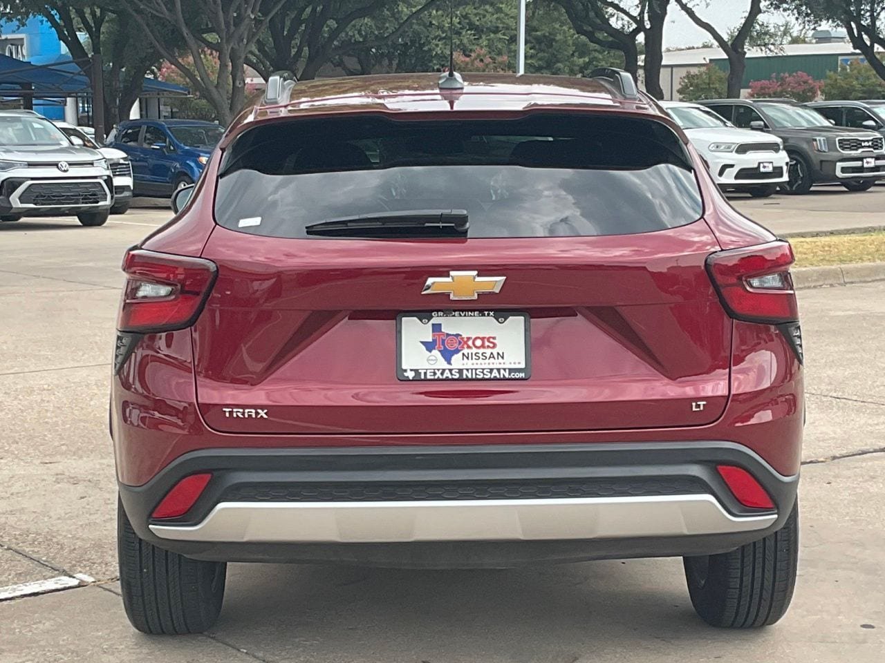 Used 2025 Chevrolet Trax LT w/ LT Convenience Package FWD image 4