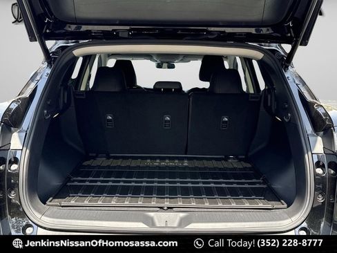 Certified 2025 Nissan Murano SV FWD image 21