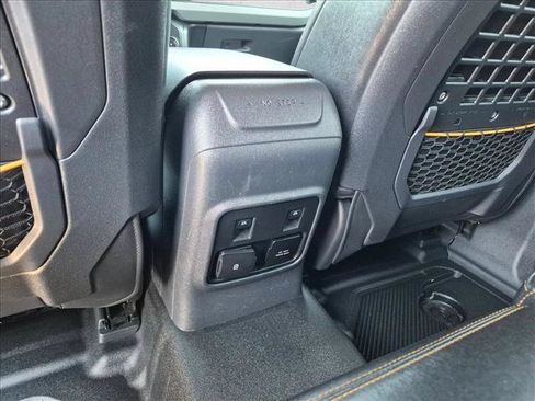 Used 2022 Ford Bronco Badlands w/ Sasquatch Package AWD/4WD image 16