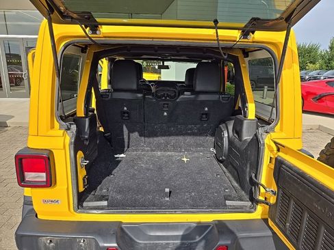Used 2019 Jeep Wrangler Unlimited Rubicon AWD/4WD image 18