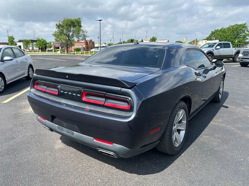 Used 2018 Dodge Challenger SXT RWD image 8