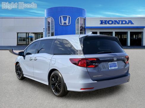 Used 2024 Honda Odyssey Sport image 4