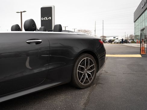 Used 2021 Mercedes-Benz E 450 4MATIC Cabriolet w/ AMG Line image 4