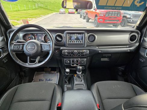 Used 2023 Jeep Gladiator Sport AWD/4WD image 19