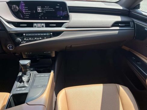 Used 2020 Lexus ES 300h w/ Premium Package FWD image 14