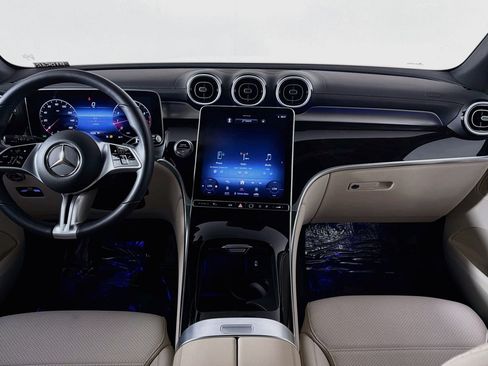 Used 2024 Mercedes-Benz GLC 300 image 5