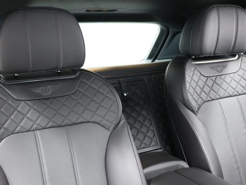Used 2020 Bentley Bentayga Plug-In Hybrid AWD/4WD image 87