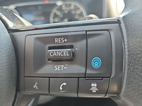 Used 2021 Nissan Rogue SV AWD/4WD image 17