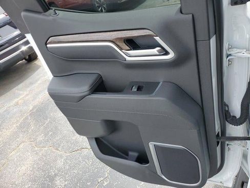 New 2025 GMC Sierra 1500 Elevation image 13