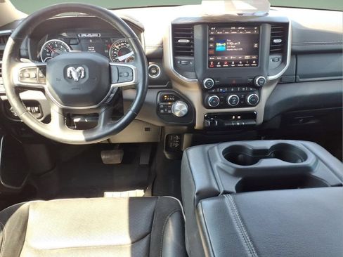 Used 2019 RAM 1500 Laramie AWD/4WD image 9