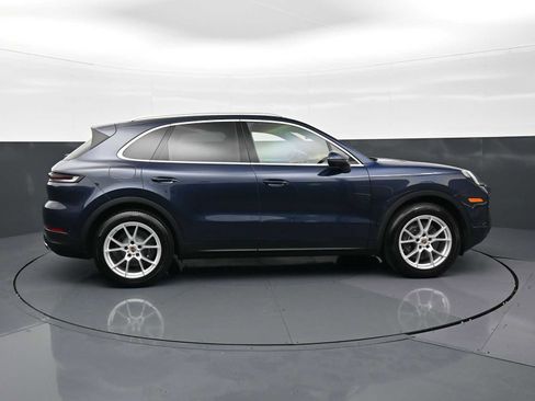 Certified 2025 Porsche Cayenne AWD/4WD image 27