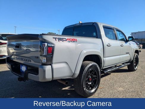 Used 2019 Toyota Tacoma TRD Sport image 4