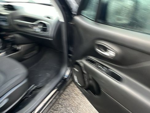 Used 2020 Jeep Renegade Altitude image 19