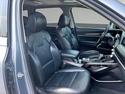 Used 2025 Kia Telluride S AWD/4WD image 32