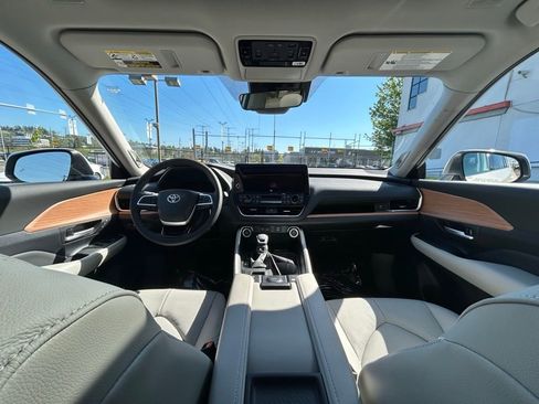 New 2026 Toyota Grand Highlander AWD image 19