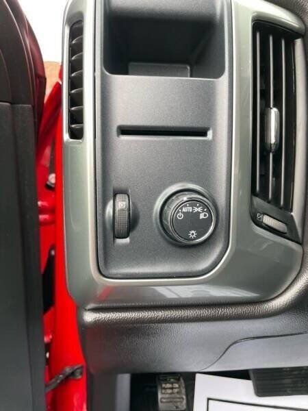 Used 2018 Chevrolet Silverado 1500 LT RWD image 10