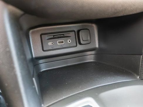 Used 2019 Chevrolet Equinox LT w/ Sun & Navigation Package AWD/4WD image 27