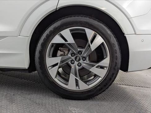 Used 2021 Audi e-tron Premium w/ Convenience Plus Package image 34