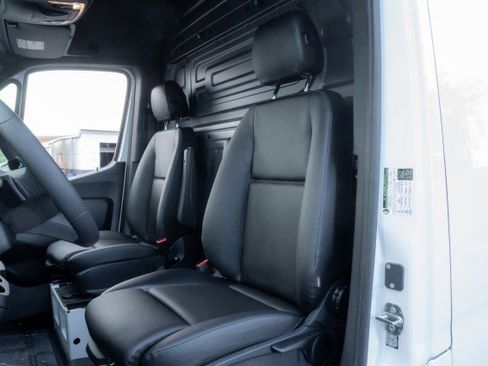 New 2025 Mercedes-Benz Sprinter 2500 image 14
