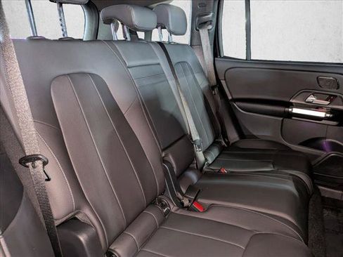 Used 2025 Mercedes-Benz GLB 250 4MATIC image 22