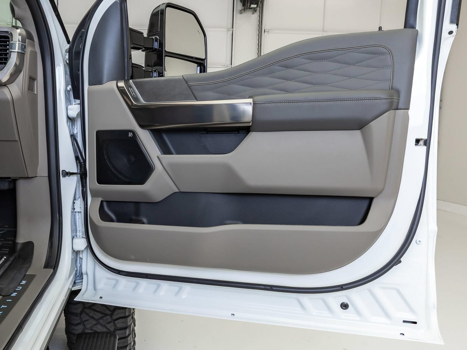Used 2027 Ford F450 Platinum w/ Platinum Plus Package AWD/4WD image 39
