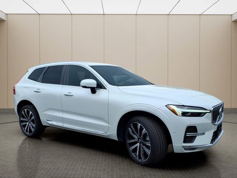 Used 2023 Volvo XC60 B5 Ultimate image 4