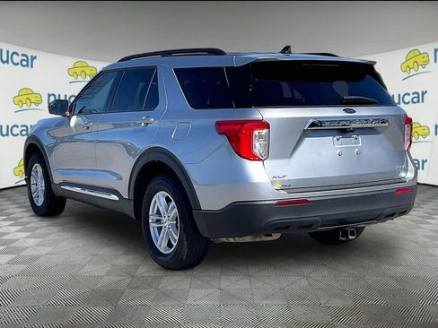 Used 2023 Ford Explorer XLT AWD/4WD image 4