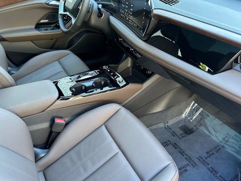 New 2025 Audi A6 e-tron Premium Plus image 14