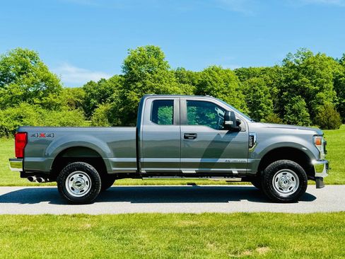 Used 2022 Ford F250 XL w/ Power Equipment Group AWD/4WD image 8