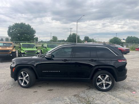 Used 2023 Jeep Grand Cherokee 4WD 4xe image 9