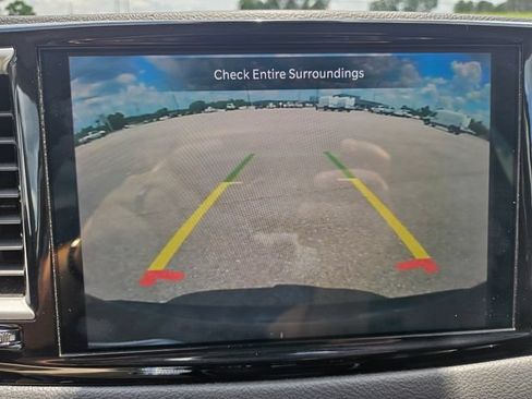 Used 2024 Chrysler Pacifica Touring-L FWD image 20