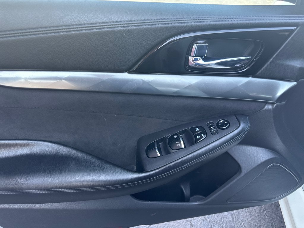 Used 2016 Nissan Maxima SR FWD image 16