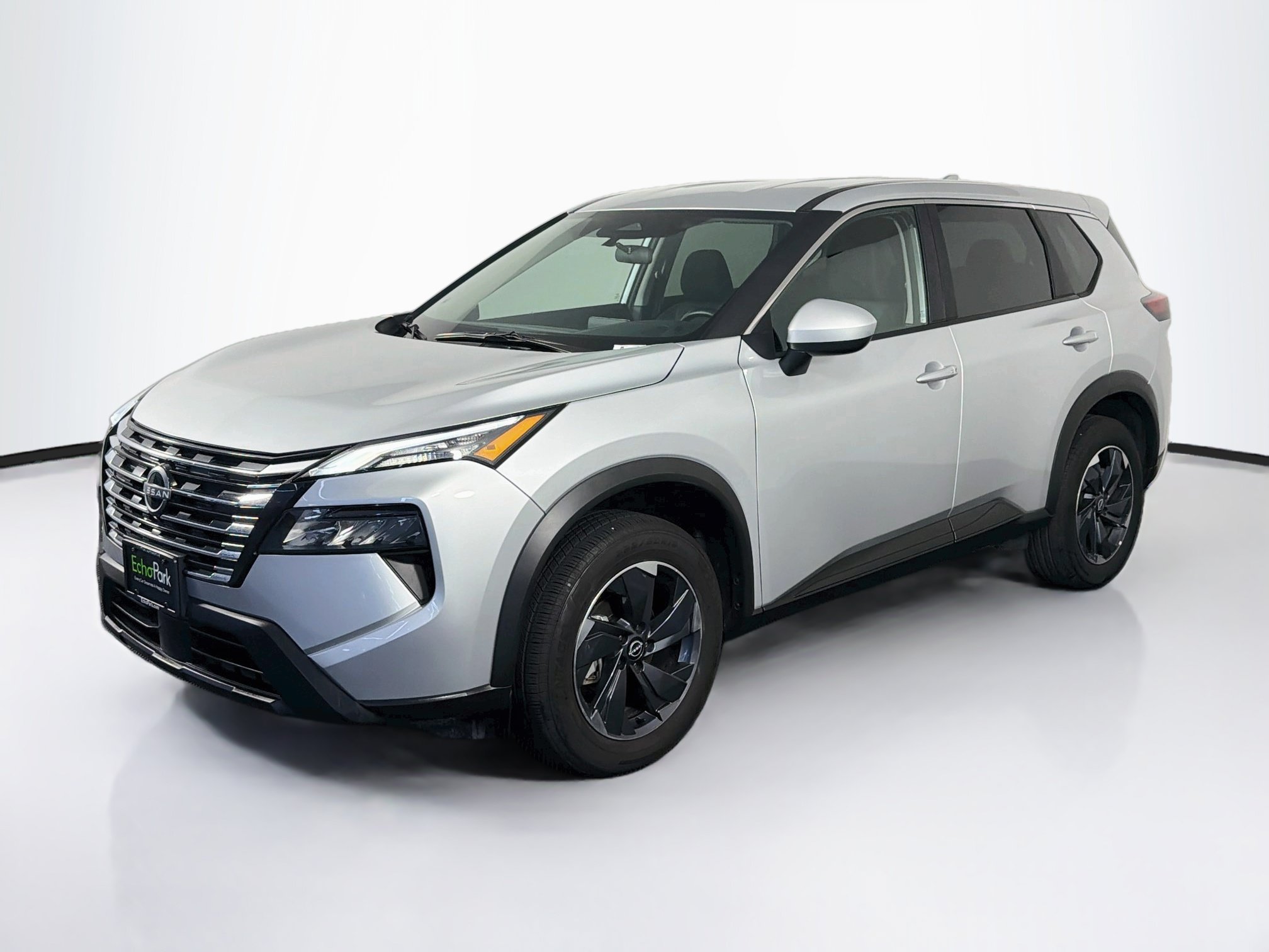 Used 2025 Nissan Rogue SV FWD image 3