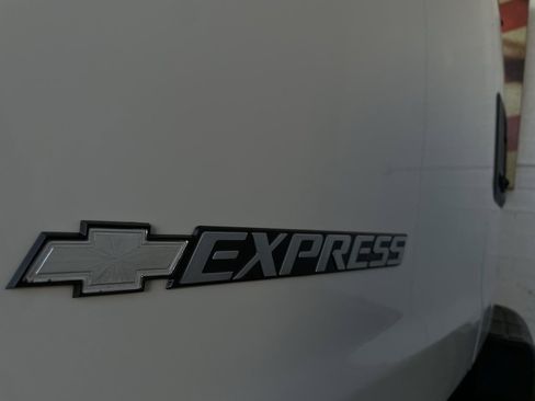 Used 2017 Chevrolet Express 2500 LS image 9