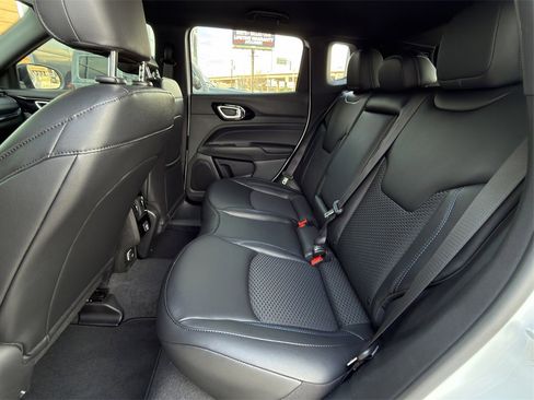 New 2026 Jeep Compass Latitude image 19