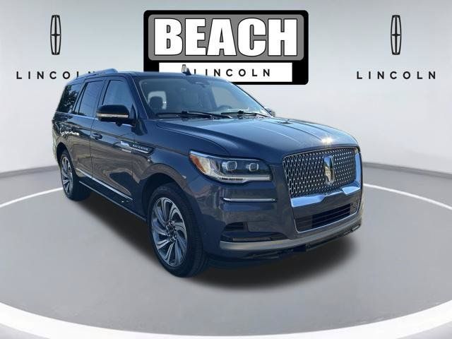 Used 2023 Lincoln Navigator Reserve AWD/4WD image 1
