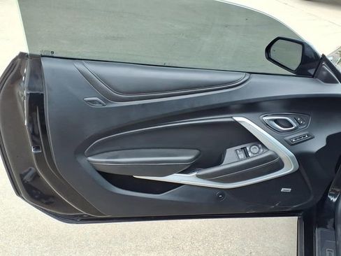 Used 2020 Chevrolet Camaro SS RWD image 8
